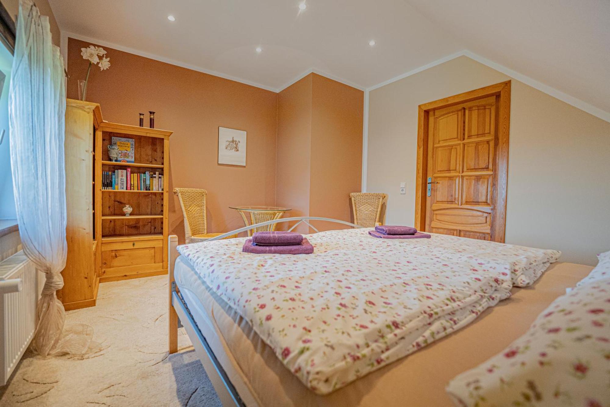 Apartmán Dom Ogrodnika Jezow Sudecki Exteriér fotografie
